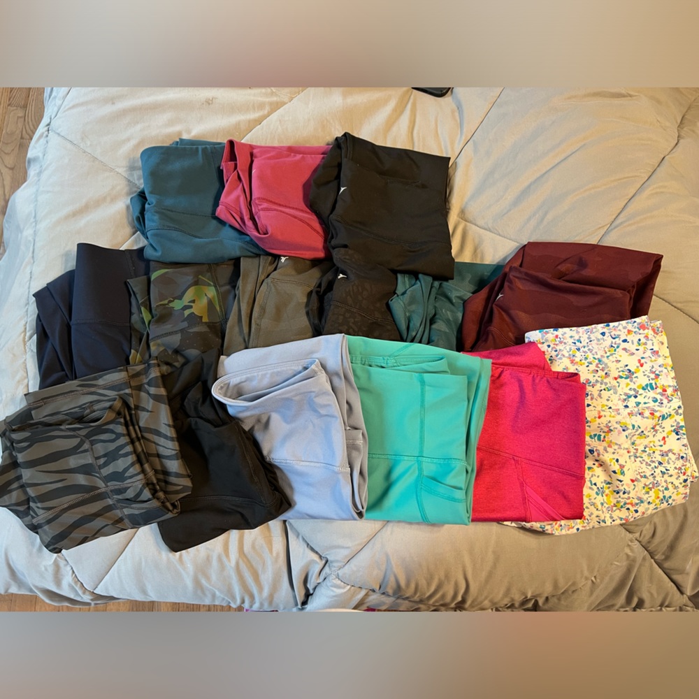 Entire lot Old Navy workout leggings